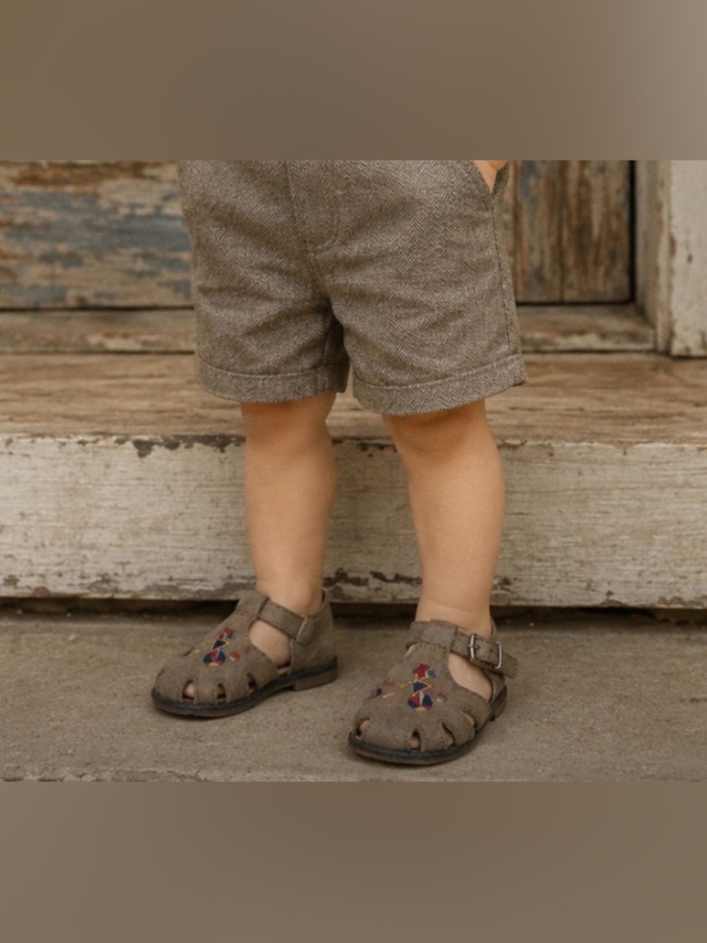 Munchkin Stride Rite Sz 4 Toddler Brown Leather Sandals with Colorful Embroidery